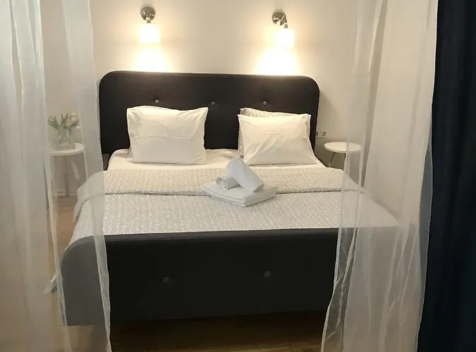 阿森纳公寓酒店 *